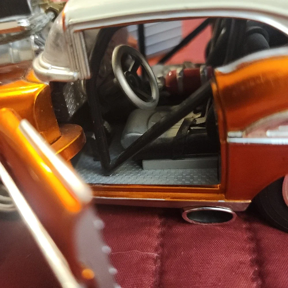 Muscle Machines 1957 Chevy 1:24 Diecast Hot Rod Orange Metallic Funline 57 Chevy